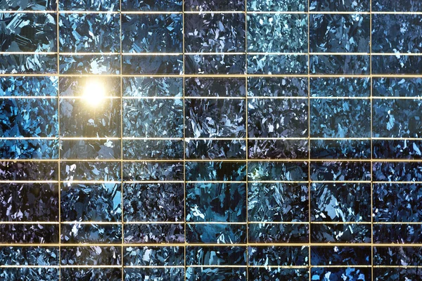 Закрыть от солнечных батарей — стоковое фото